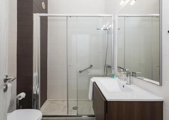 Vilamoura Garden House With Pool & Parking, By Hopstays Ferienhaus *