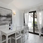 Vilamoura Garden House With Pool & Parking, By Hopstays Semesterbostad *