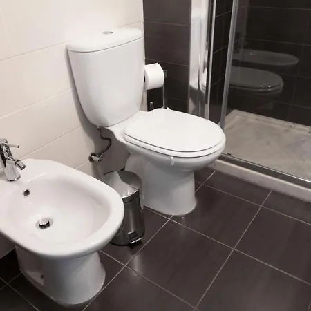 度假居 Vilamoura Garden House With Pool & Parking, By Hopstays