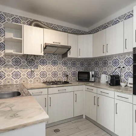 Vilamoura Garden House With Pool & Parking, By Hopstays * 奎特里拉