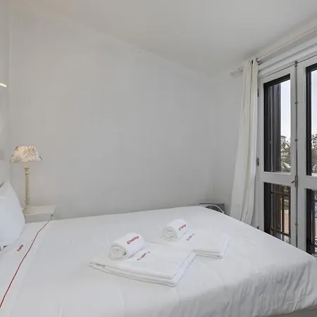 Vilamoura Garden House With Pool & Parking, By Hopstays * 奎特里拉