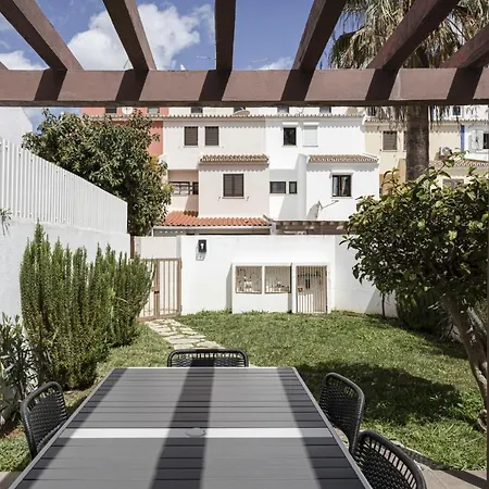 度假居 Vilamoura Garden House With Pool & Parking, By Hopstays *