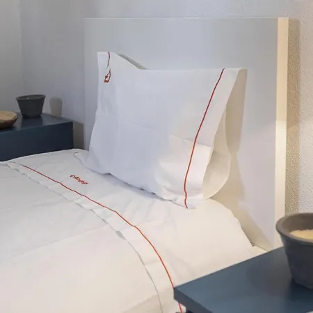 Vilamoura Garden House With Pool & Parking, By Hopstays 度假居 奎特里拉