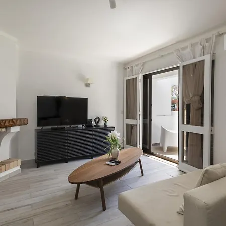 Holiday home Hopstays Vilamoura House Garden - Marina View Quarteira