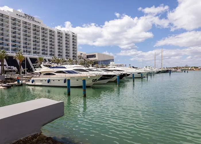 Vilamoura Garden House With Pool & Parking, By Hopstays * Quarteira