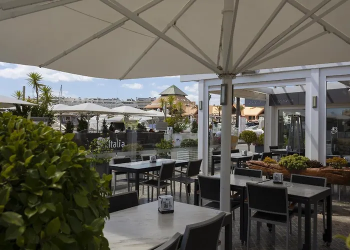 Vilamoura Garden House With Pool & Parking, By Hopstays بيت للعطل كوارتيرا