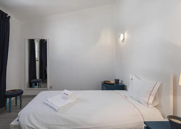 Vilamoura Garden House With Pool & Parking, By Hopstays بيت للعطل كوارتيرا