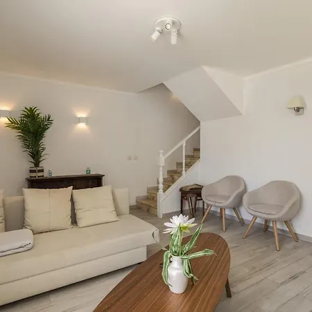 Vilamoura House Garden By Hopstays *